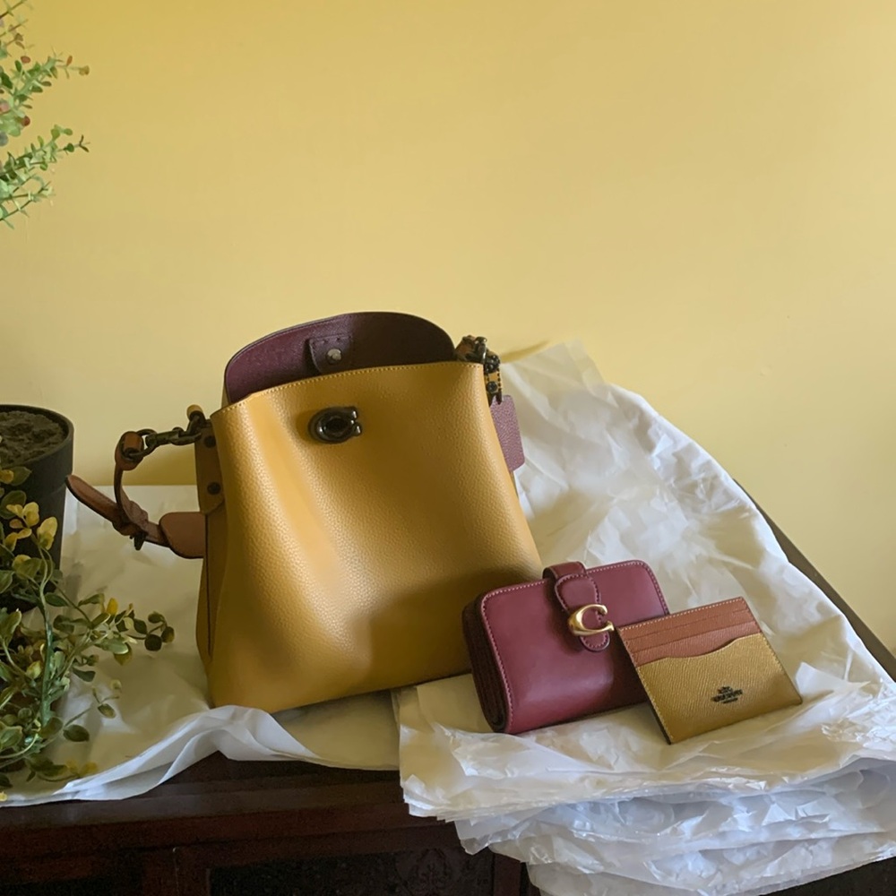 Coach purse with wallet and card holder